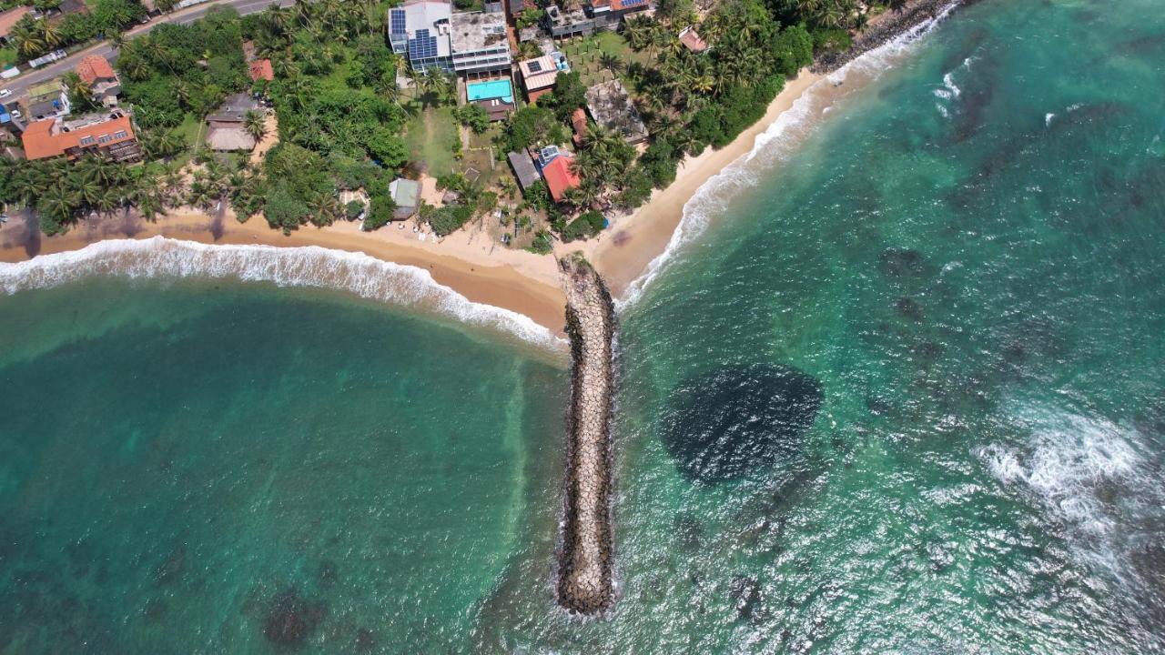 Turtle Bay Beach Resort Mirissa Exterior foto