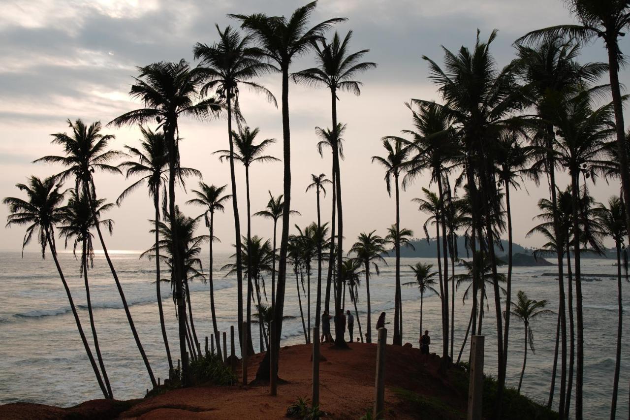 Turtle Bay Beach Resort Mirissa Exterior foto