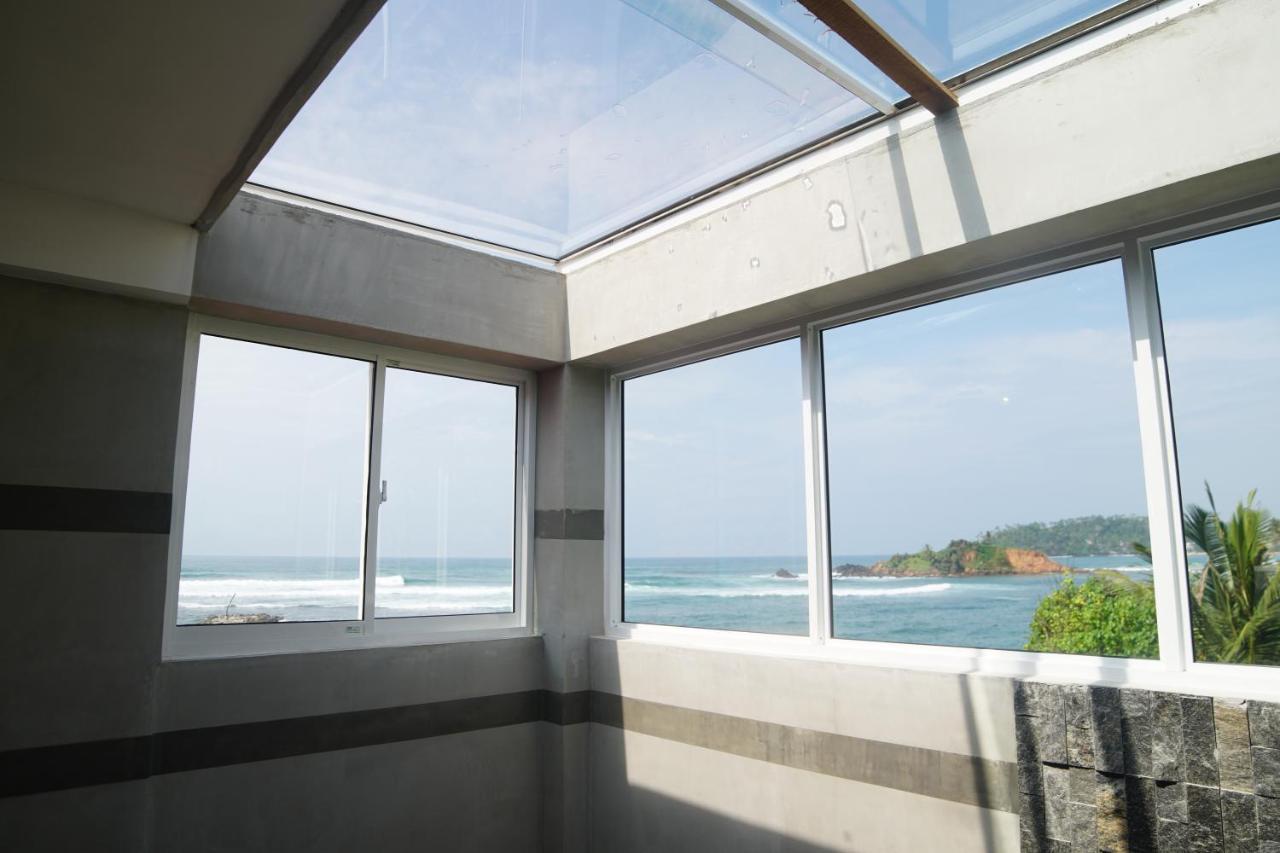 Turtle Bay Beach Resort Mirissa Exterior foto
